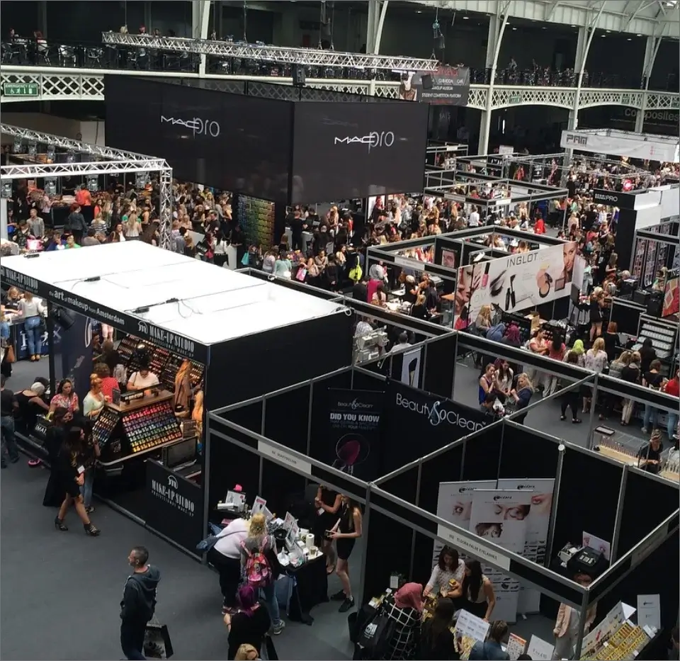 Attract People To Your Exhibition Stands
