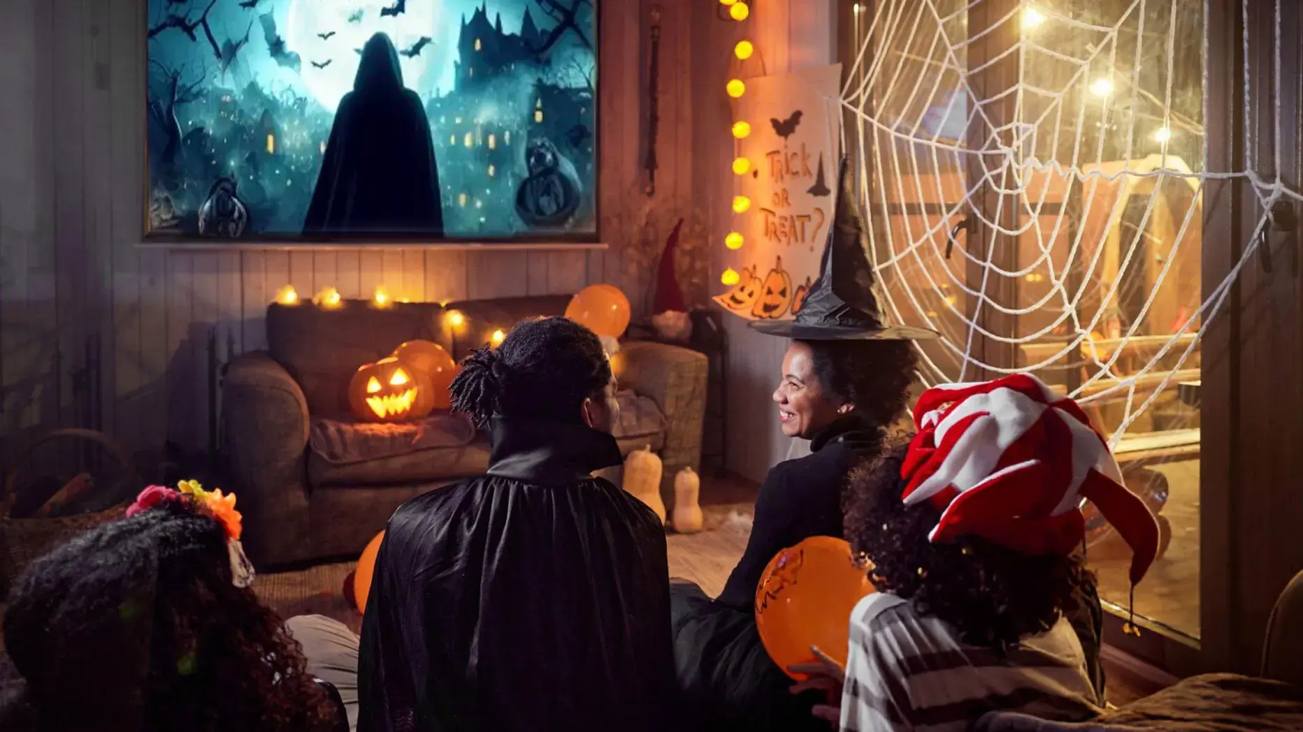 HOW TO HOST THE BEST HALLOWEEN MOVIE NIGHT