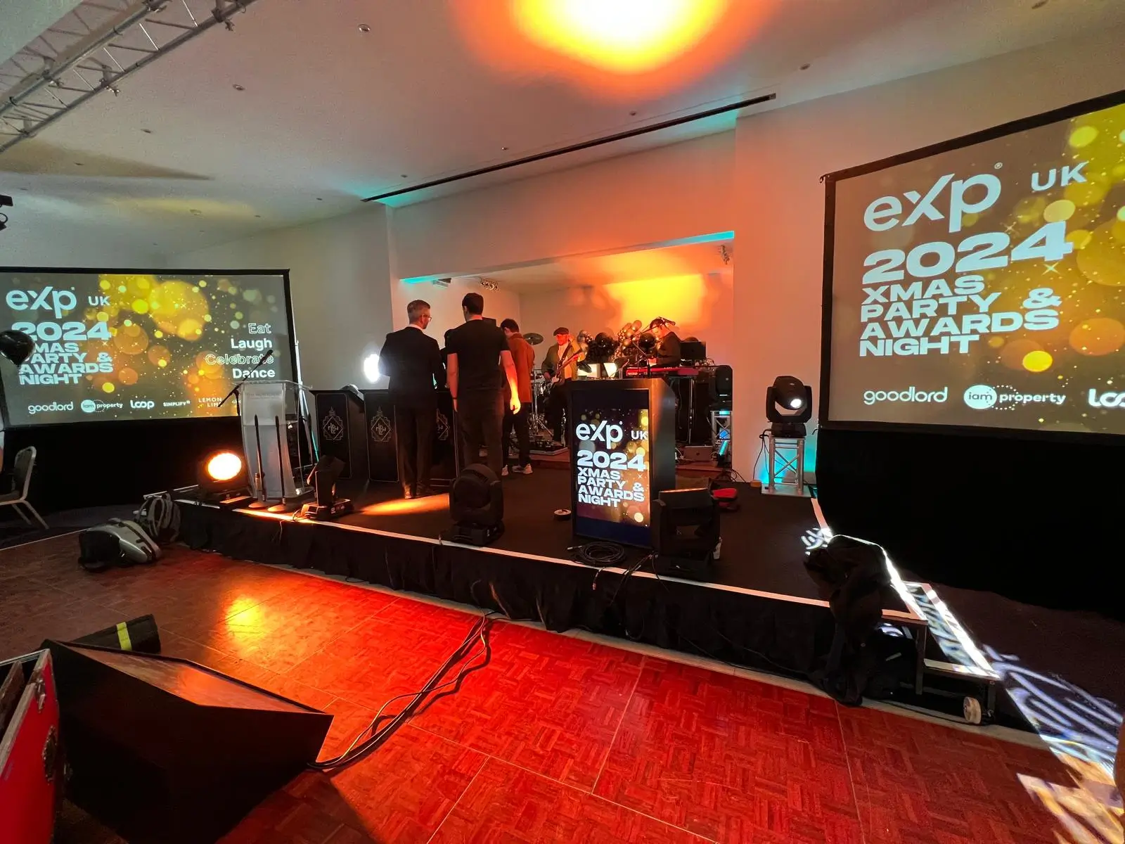 HOW TO ORGANISE A TRADE SHOW