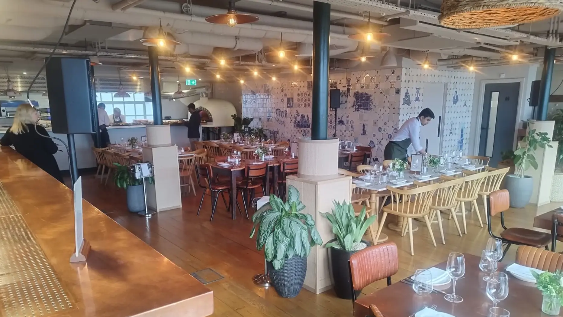 The Role of Av Production in Business Dinner Success